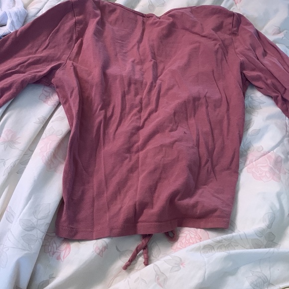 Long sleeve adjustable waist. - Picture 4 of 5